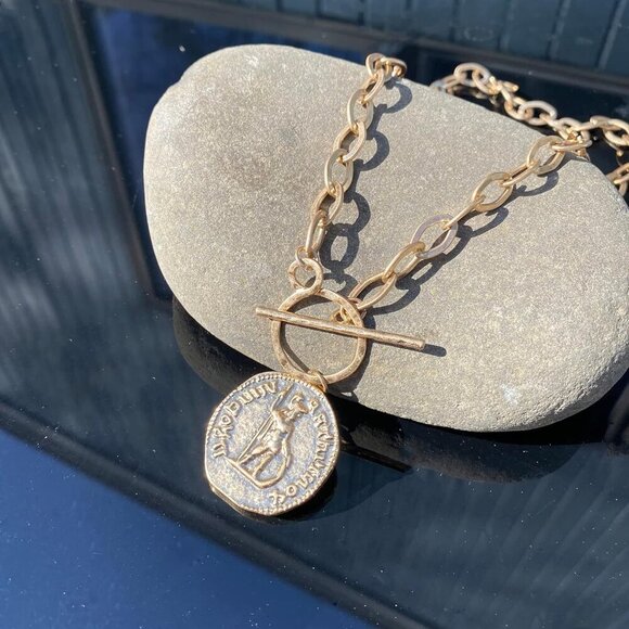 Chunky Coin Fashion Gold Necklace Trendy Statement Toggle Necklaces Women Antiqu - Picture 8 of 9